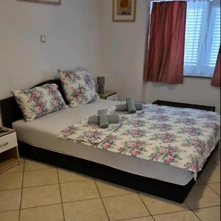 Apartamento With Parking Space - 27824 Novi Vinodolski
